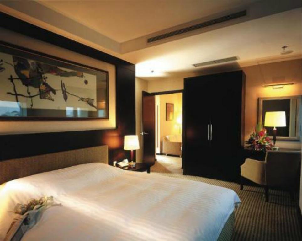 Plaza Hotel Beijing Room photo