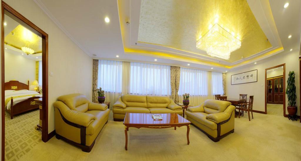Plaza Hotel Beijing Exterior photo