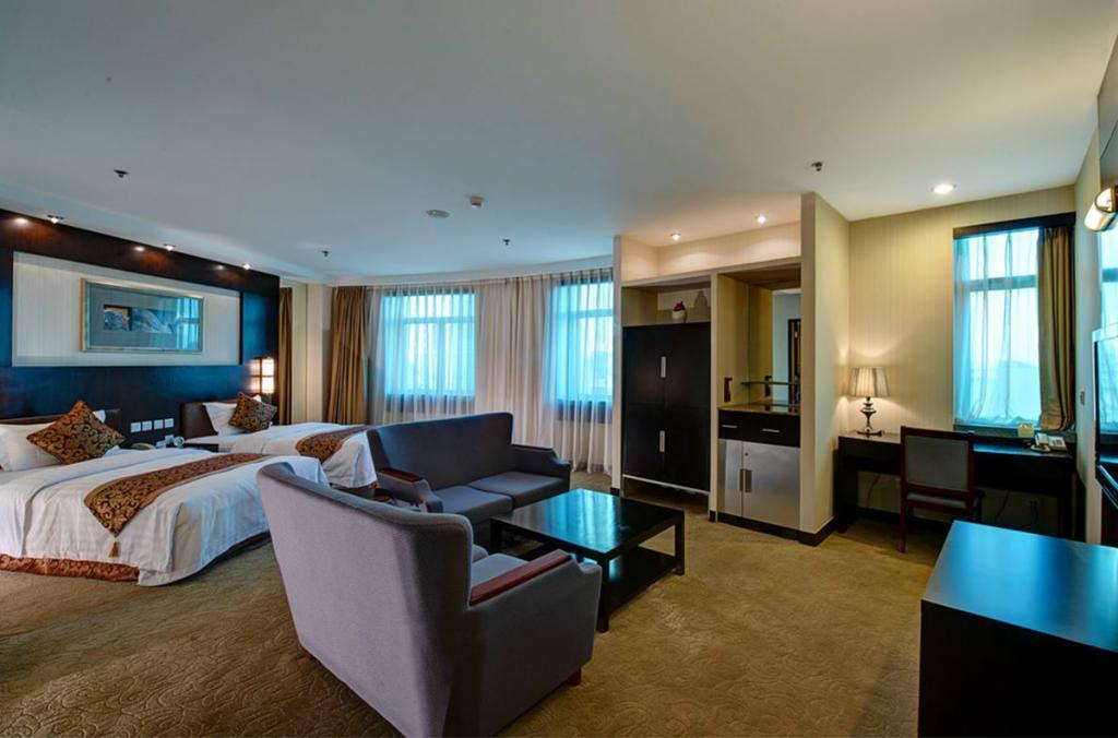 Plaza Hotel Beijing Exterior photo