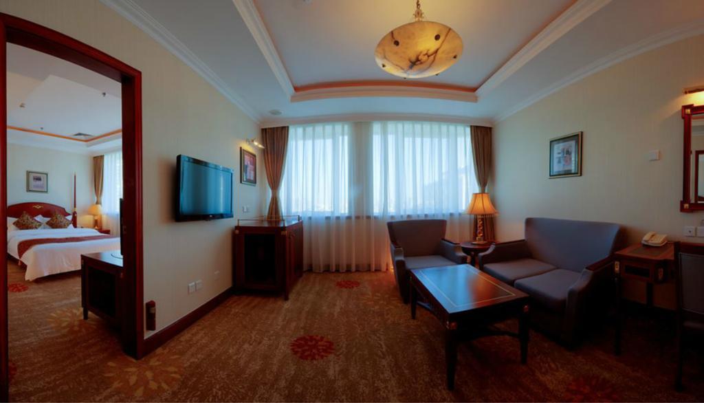 Plaza Hotel Beijing Exterior photo
