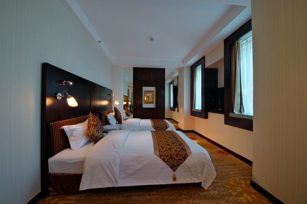 Plaza Hotel Beijing Exterior photo